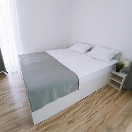 Milutinn-lipa Apartment *