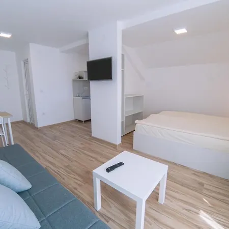 Milutinn-lipa Lägenhet