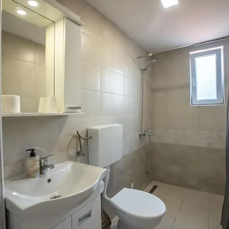 Milutinn-lipa 아파트 소코 반자