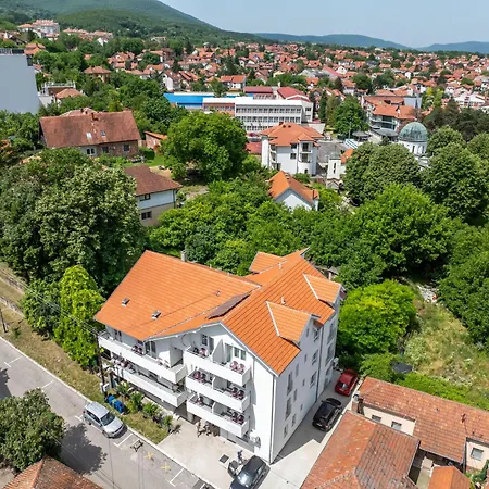 Milutinn-lipa Apartment *