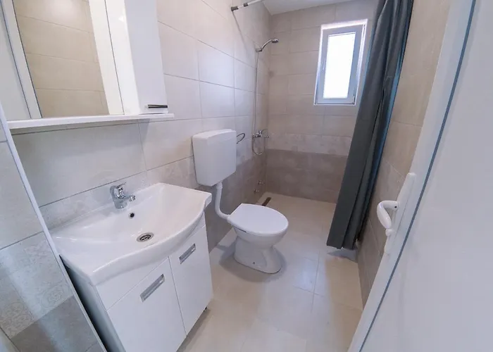 דירה Milutinn-lipa סוקו בניה