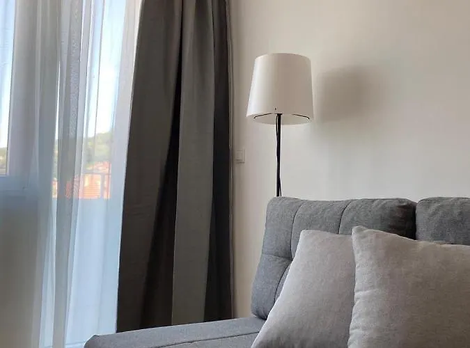 Milutinn-lipa * סוקו בניה