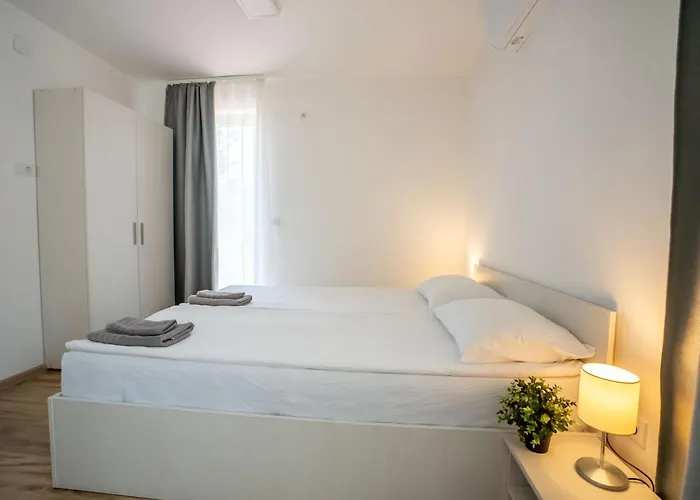 דירה Milutinn-lipa סוקו בניה